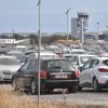 Compromís pide que los vecinos participen en la regulación de las campas de coches del aeropuerto