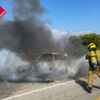 Coche calcinado en Santa Pola, afortunadamente sin heridos