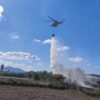 Movilizan un helicóptero y brigadas forestales para sofocar un incendio en Crevillent