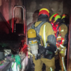 Una quema en el exterior de una vivienda de Crevillent provoca un incendio y queda afectada por completo