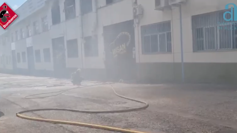 Incendio en una fábrica de Elche