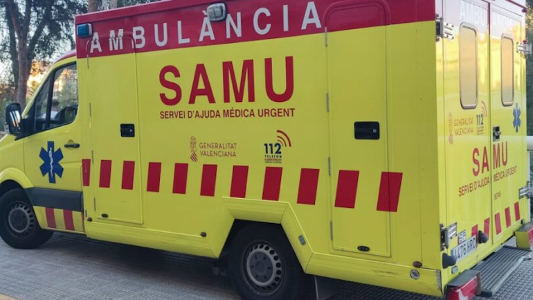 7 personas heridas en un accidente entre dos vehículos y un autobús en la N-332 en Santa Pola