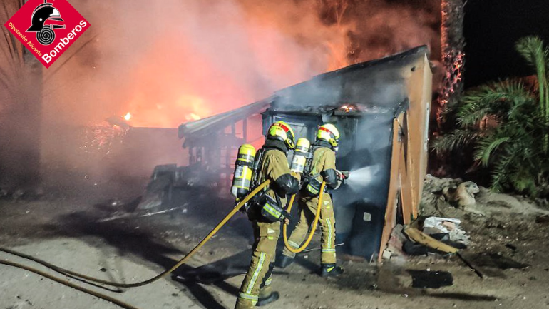 Incendio en una chabola junto a la casa de la Virgen