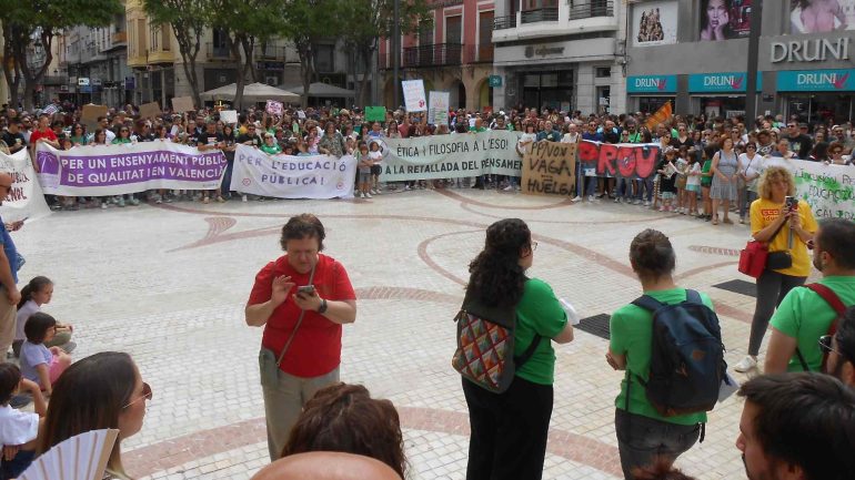 Movilizaciones para reclamar bajada de ratios en la escuela pública y mejoras en las condiciones laborales