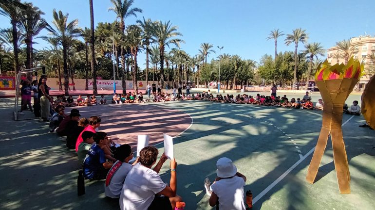 CONTIGO Elche propone dinamizar los patios de los colegios con actividades lúdicas y educativas