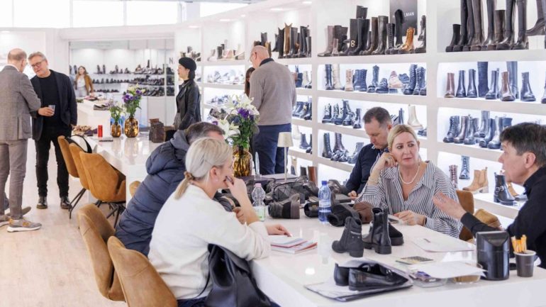 UGT, CC.OO. y Esquerra Unida arremeten contra VOX por su moción sobre la industria