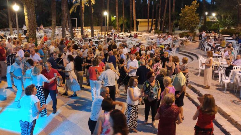 Bailes para personas mayores en el Hort de Baix los días 19 y 26 de julio