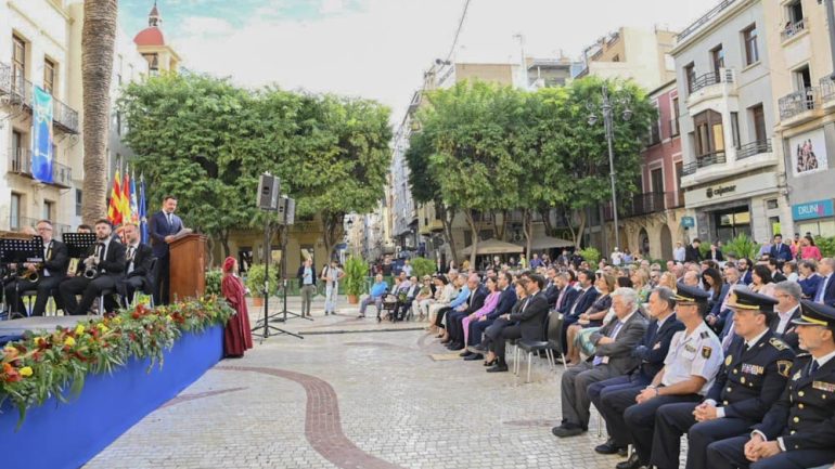 Desigual celebración del 9 d’Octubre en Elche, Santa Pola y Crevillent
