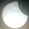 Mordida de la Luna al Sol. Así se ha visto el eclipse solar parcial desde Elche, como anticipo al gran eclipse total del próximo año