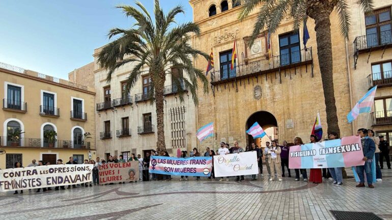 Temis abandona la Mesa LGTBI y rompe relaciones con el Ayuntamiento de Elche