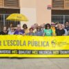 Concentración para reclamar el ascensor en el CFPA La Llotja, mientras el Ayuntamiento afirma que está en licitación
