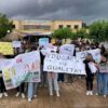 La comunidad educativa del IES Cayetano Sempere se manifiesta por una educación pública y sin recortes