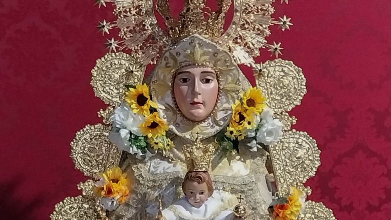 La imagen de la Virgen del Rocío de Elche vuelve al Corazón de Jesús tras su restauración