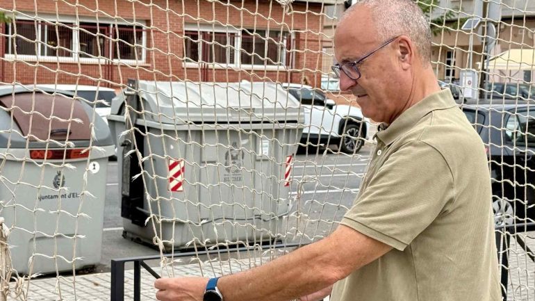 El PSOE denuncia “graves deficiencias” en el polideportivo del Pla, con «mobiliario destrozado y pistas agrietadas»