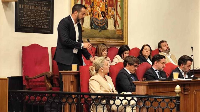 VOX presenta una moción para rechazar la «regularización de 500.000 inmigrantes ilegales»