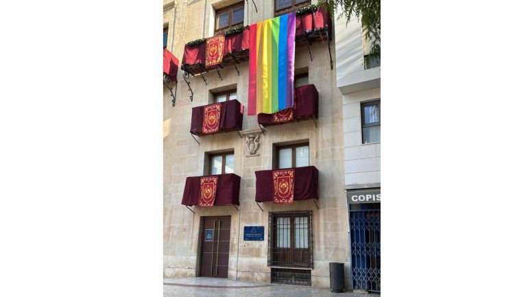 El PSOE lamenta la poca visibilidad que da el equipo de gobierno al Día del Orgullo LGTBIQ+