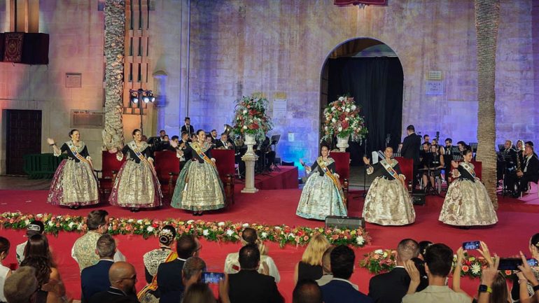 Convivencia de las candidatas a Reina y Damas Mayores de las Fiestas de Elche 2026