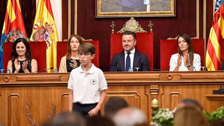 Mª Teresa Botella asume la presidencia del Misteri tras una intervención médica a Francisco Borja