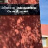 Santa Pola. La Biblioteca Internacional de Gran Alacant oferta cursos de español, inglés, pintura, teatro y robótica