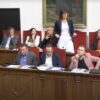 PP y VOX reprueban a la concejala del PSOE, Patricia Maciá, por desvelar la dirección del alcalde
