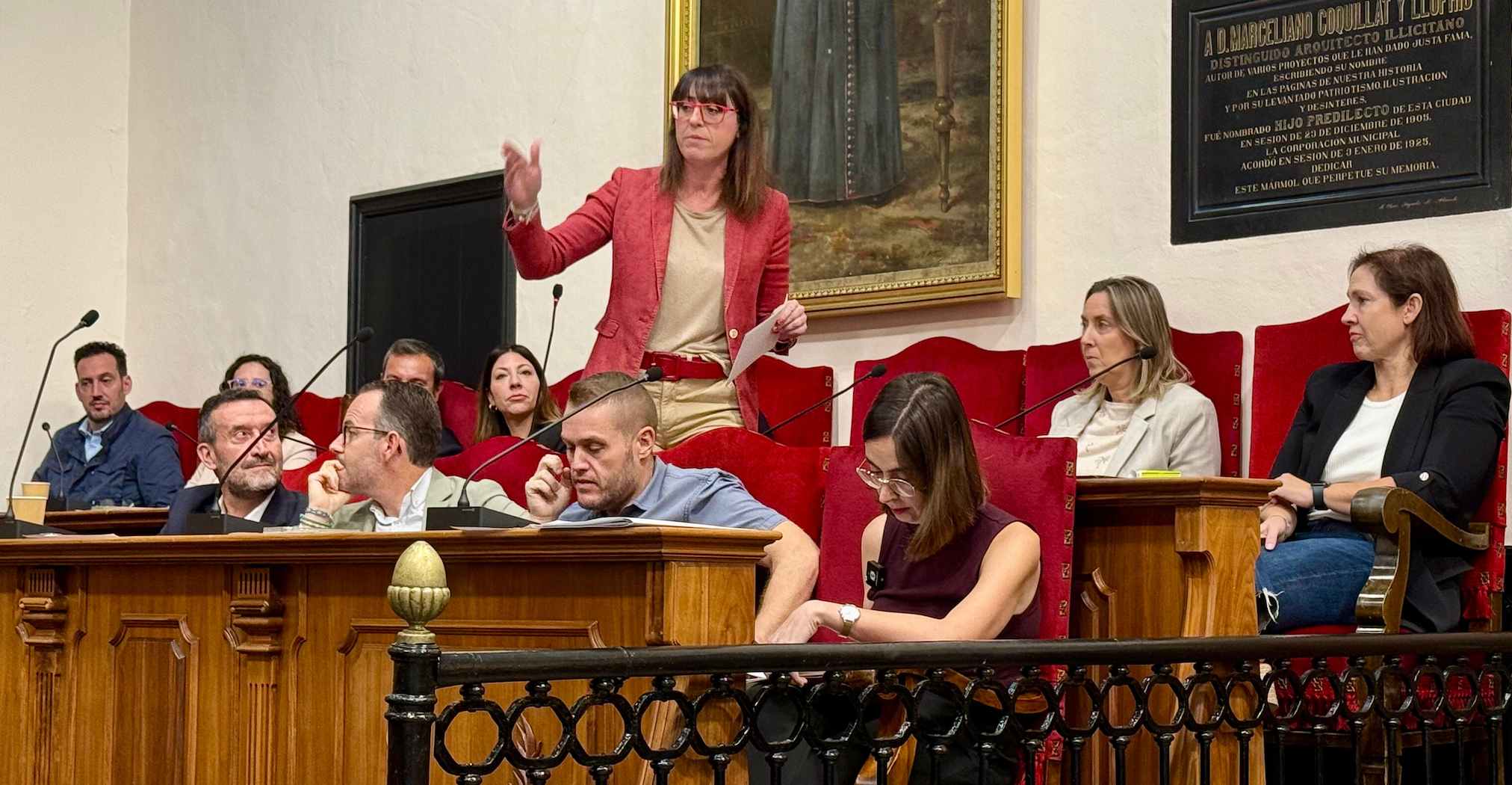 El PSOE echa en falta más bonificaciones en la tasa de basura y ...