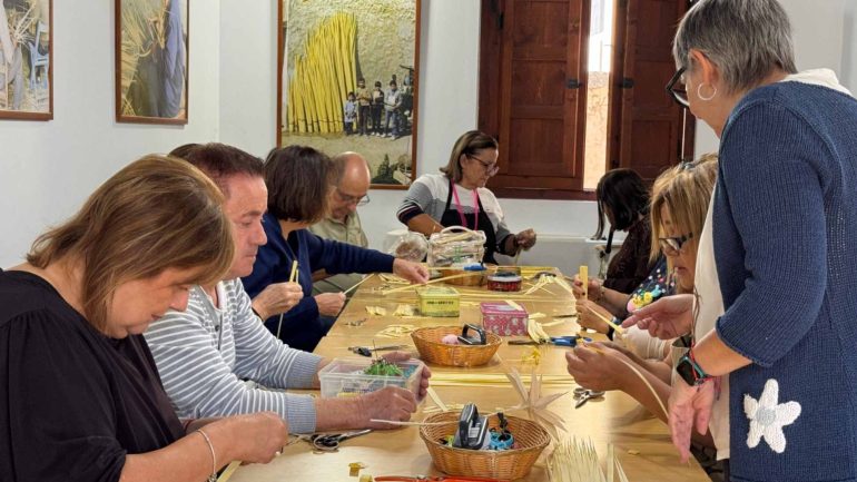 Vuelven los talleres de palma blanca