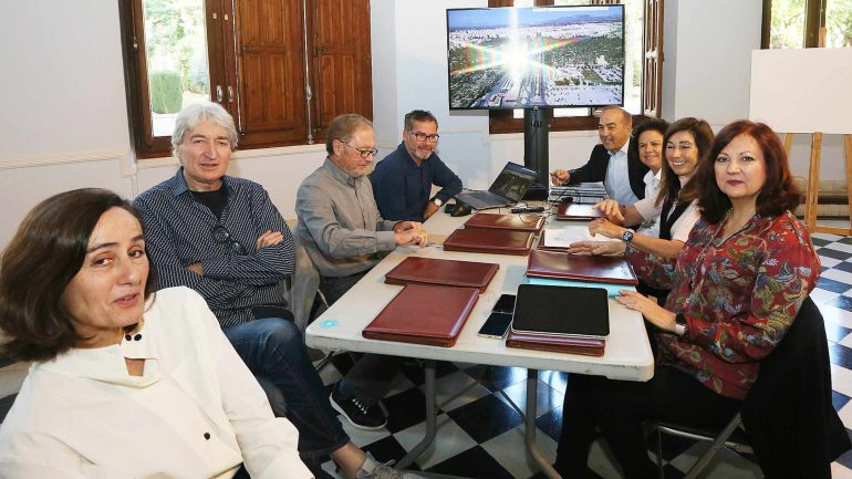 El jurado ultima la elección del proyecto del Palacio de Congresos de Elche de entre los 104 proyectos admitidos