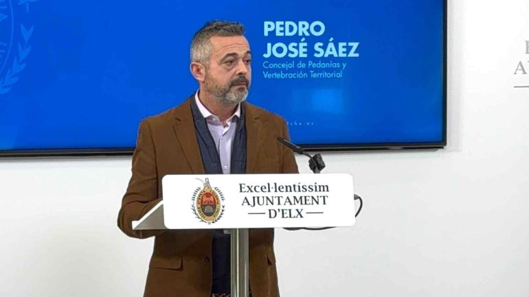 El concejal de Pedanías asume el cargo de pedáneo de Los Arenales del Sol tras el cese de García Raduán