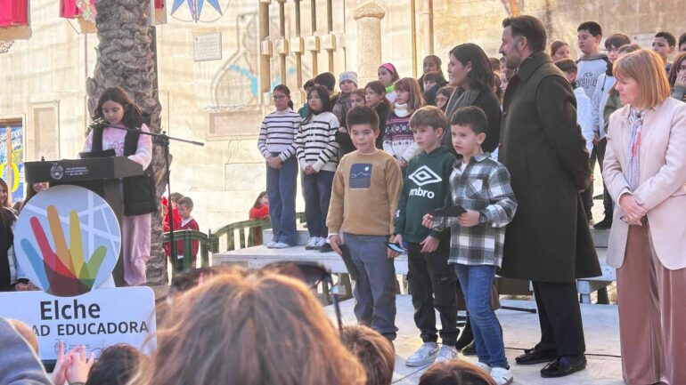 Elche Ciudad Educadora: los niños y las niñas piden una «ciudad segura, limpia y con espacios para jugar y aprender»