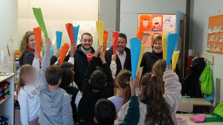 Santa Pola: Se cumple la tradición con el reparto de más de 3.600 cartuchos