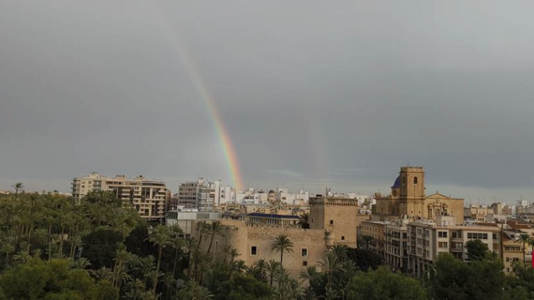 Y apareció el arcoíris sobre Elche