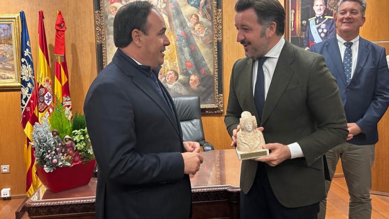 Pérez Llorca destaca el compromiso del Consell para “corregir el déficit inversor que ha sufrido Elche y mejorar la calidad de vida de los ilicitanos”