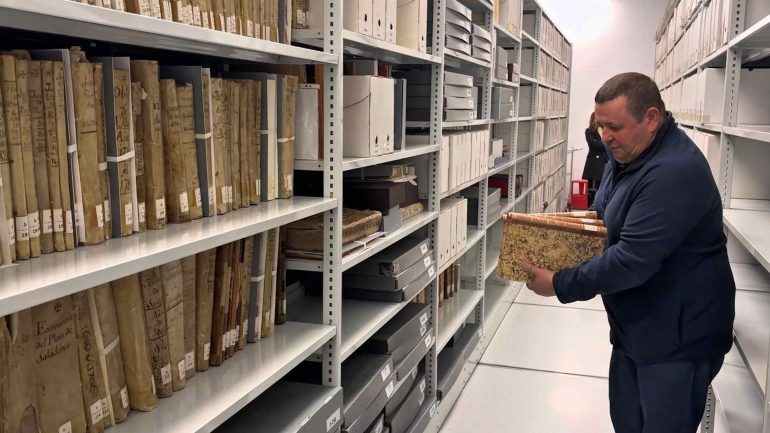 Subvención para la digitalización y restauración del Archivo Municipal de Elche