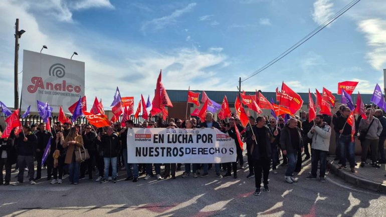 CC.OO. convoca una manifestación para protestar por el despido de cientos de personas en varias empresas de Elche