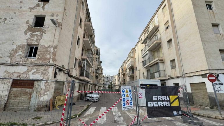 Retirada del amianto de los bloques 11 y 14 del barrio de San Antón