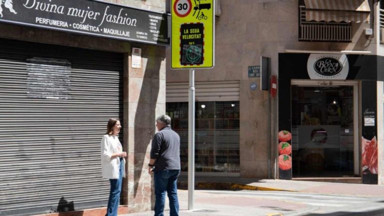 Licitan por 150.000 euros la instalación de paneles de control de velocidad