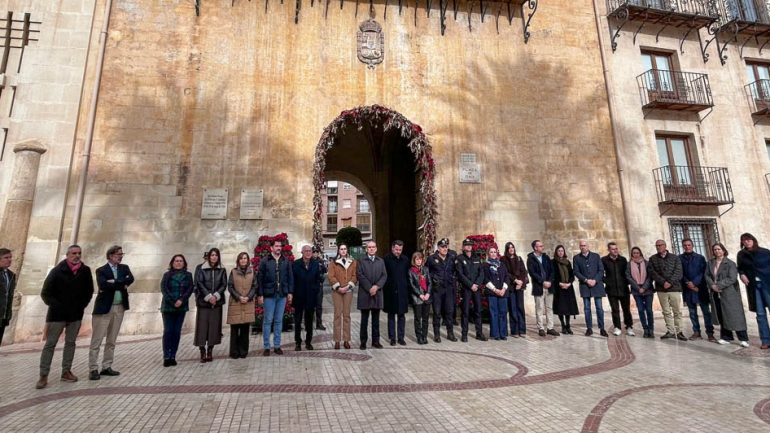 Minuto de silencio por las víctimas el accidente ferroviario en Adamuz