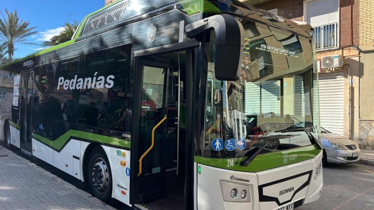 Compromís pide más agilidad en la nueva contrata del servicio de autobuses urbanos