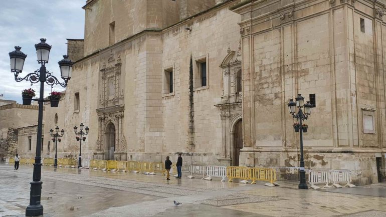 El pleno aprueba por unanimidad el “rechazo a toda forma de odio o persecución contra la fe”, con puntualizaciones de PSOE y Compromís
