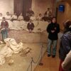Santa Pola. Personas voluntarias mayores en el Museo del Mar