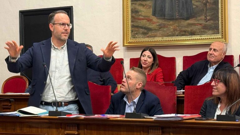 El PSOE propone un plan de impulso comercial y de autónomos