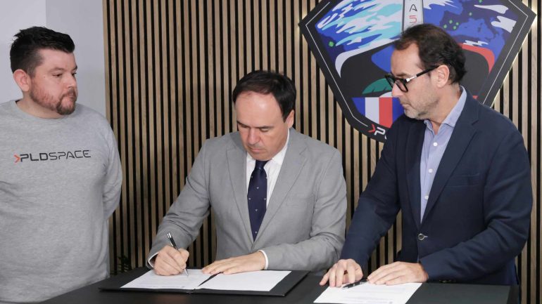 Compromiso de la Generalitat con PLD Space para «acelerar trámites y ayudar» en el Porta d’Elx