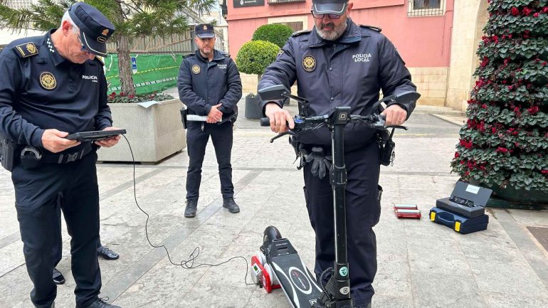 Nuevas medidas para controlar la velocidad de los patinetes y ya van 200 denuncias desde principios de año