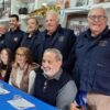 Las gimnastas, Sara Marín y María Díez, con los Amigos del Arroz con Costra