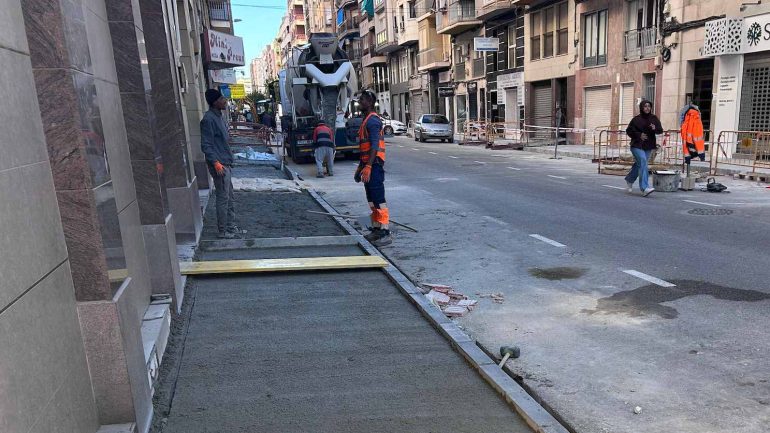 Se ultiman los trabajos de renovación urbana en la calle Ruperto Chapí