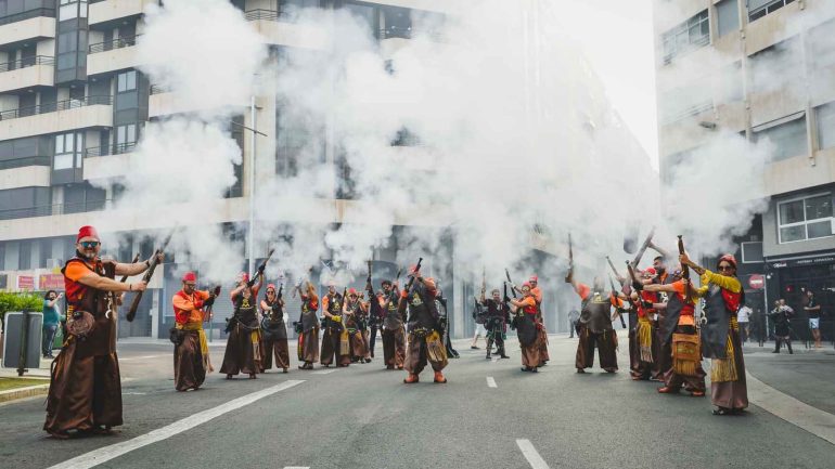 La Asociación Festera de Moros y Cristianos de Elche realiza el VII Curso de Pólvora