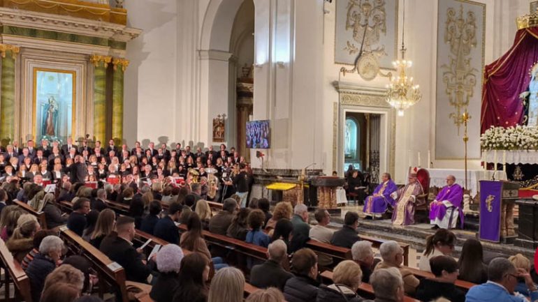 Crevillent. El obispo emérito, Jesús Murgui, preside la misa y la clausura del Septenario de los Dolores