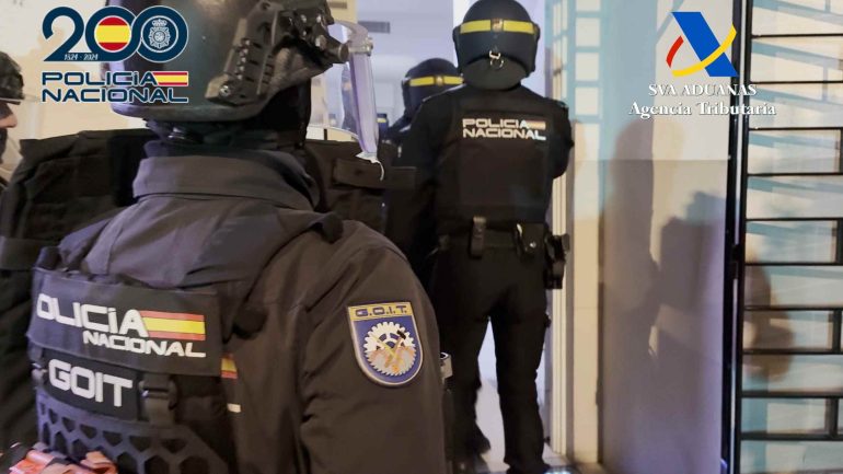 Detienen a 7 personas en Elche y desarticulan una organización dedicada al tráfico de drogas, que ocultaban en envases de leche en polvo y café molido