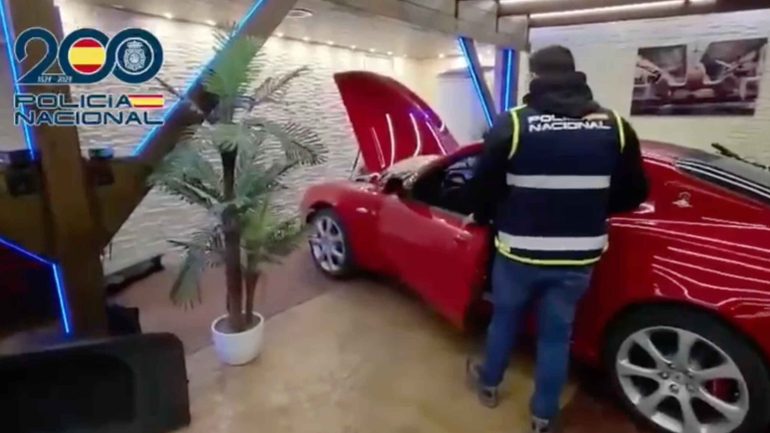 Cuatro personas detenidas en Elche por estafas en la compraventa de vehículos