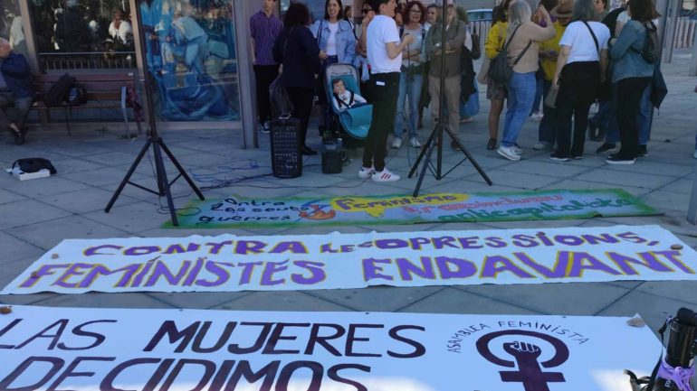 24 de abril, nueva concentración de la Assemblea 8M tras la moción de VOX contra el aborto, apoyada también por el PP